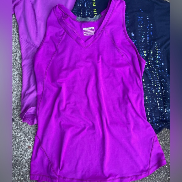 ⭐️MAKE AN OFFER!⭐️Activewear Bundle Women Medium Lot Sleeveless Top Short Sleeve - Picture 6 of 10